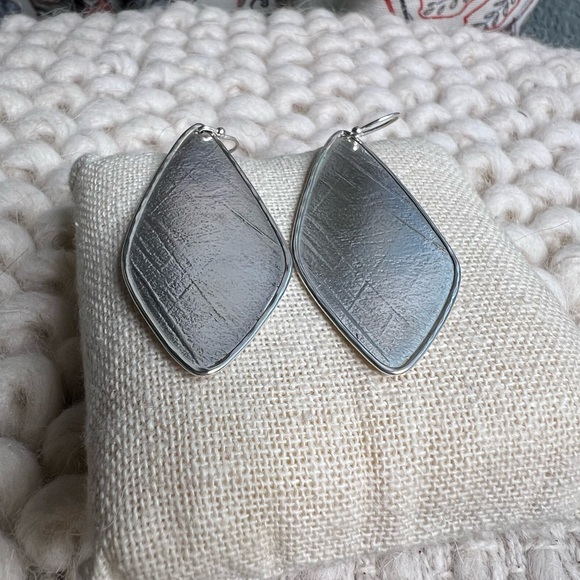 Silpada Sterling Silver “Etched Effect” Earrings - Picture 4 of 5